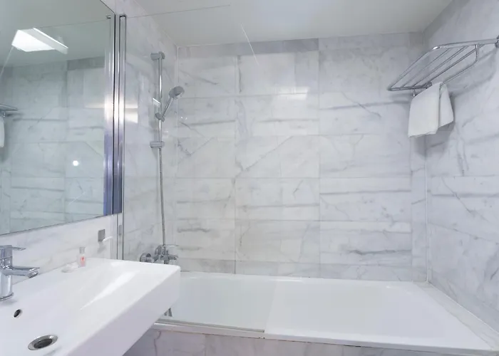 Apartment Barcelona Rentals - Gracia Pool Apartments Center