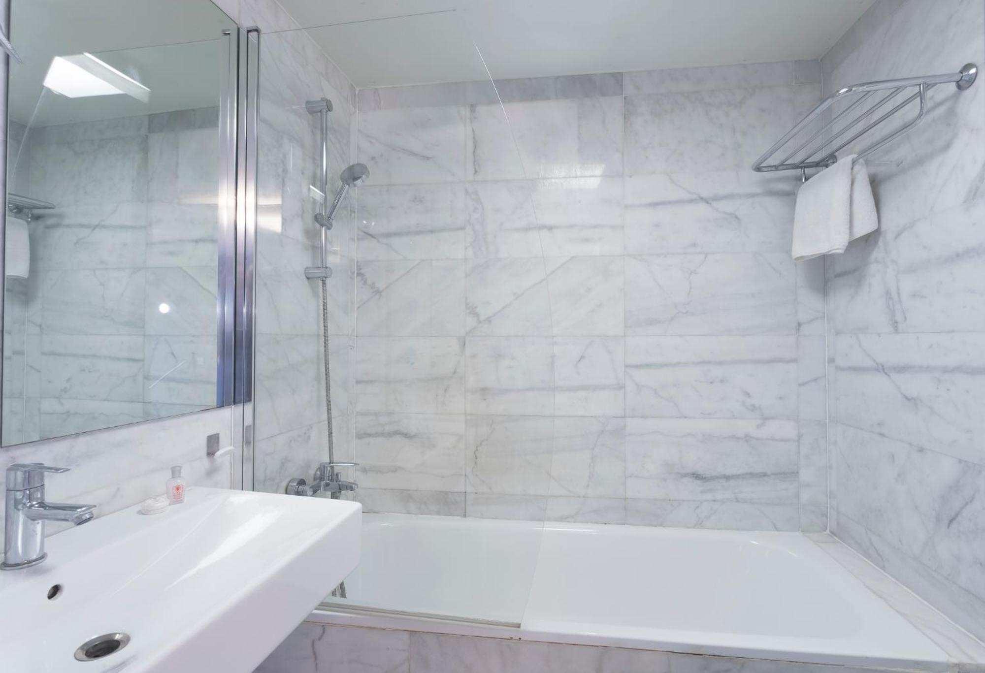 Rentals - Gracia Pool Center Apartment *