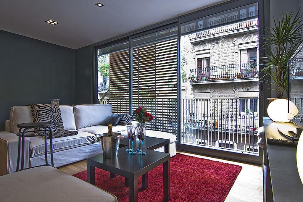 - Gracia Pool Center Barcellona